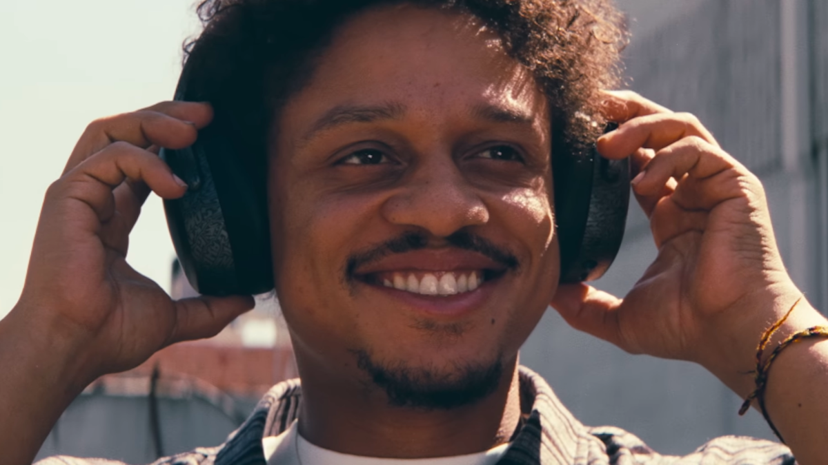 🧢 Kolaborasi Skullcandy FA Capsule 2025: Inovasi Audio & Streetwear dalam Edisi Terbatas